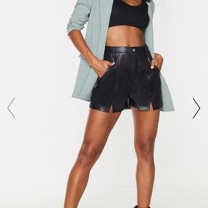 NWT Pretty Little Thing, BLACK SEAM DETAIL FAUX LEATHER SHORTS Size 4